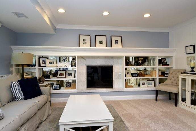 built-in living room bookshelf in chicago