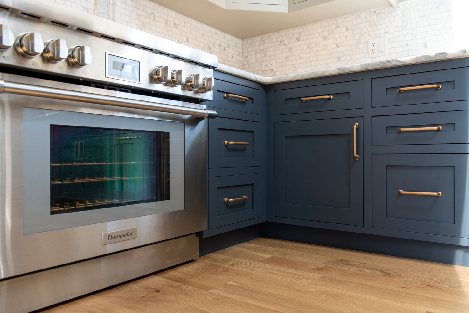 Navy-Kitchen-Cabinets-1