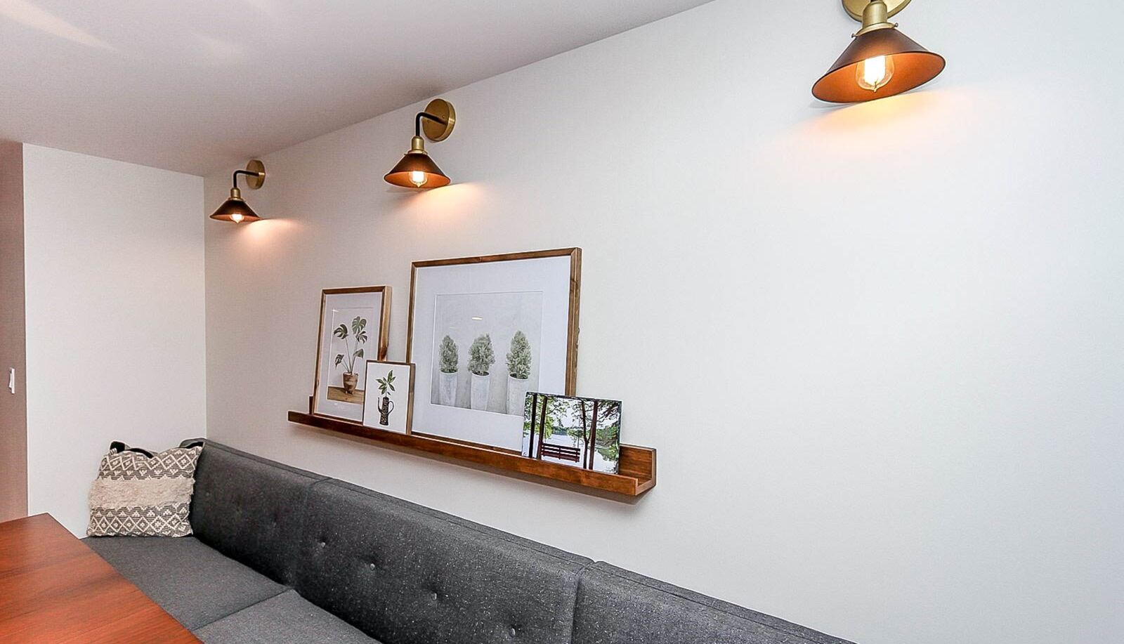 Light Fixtures in basement-1