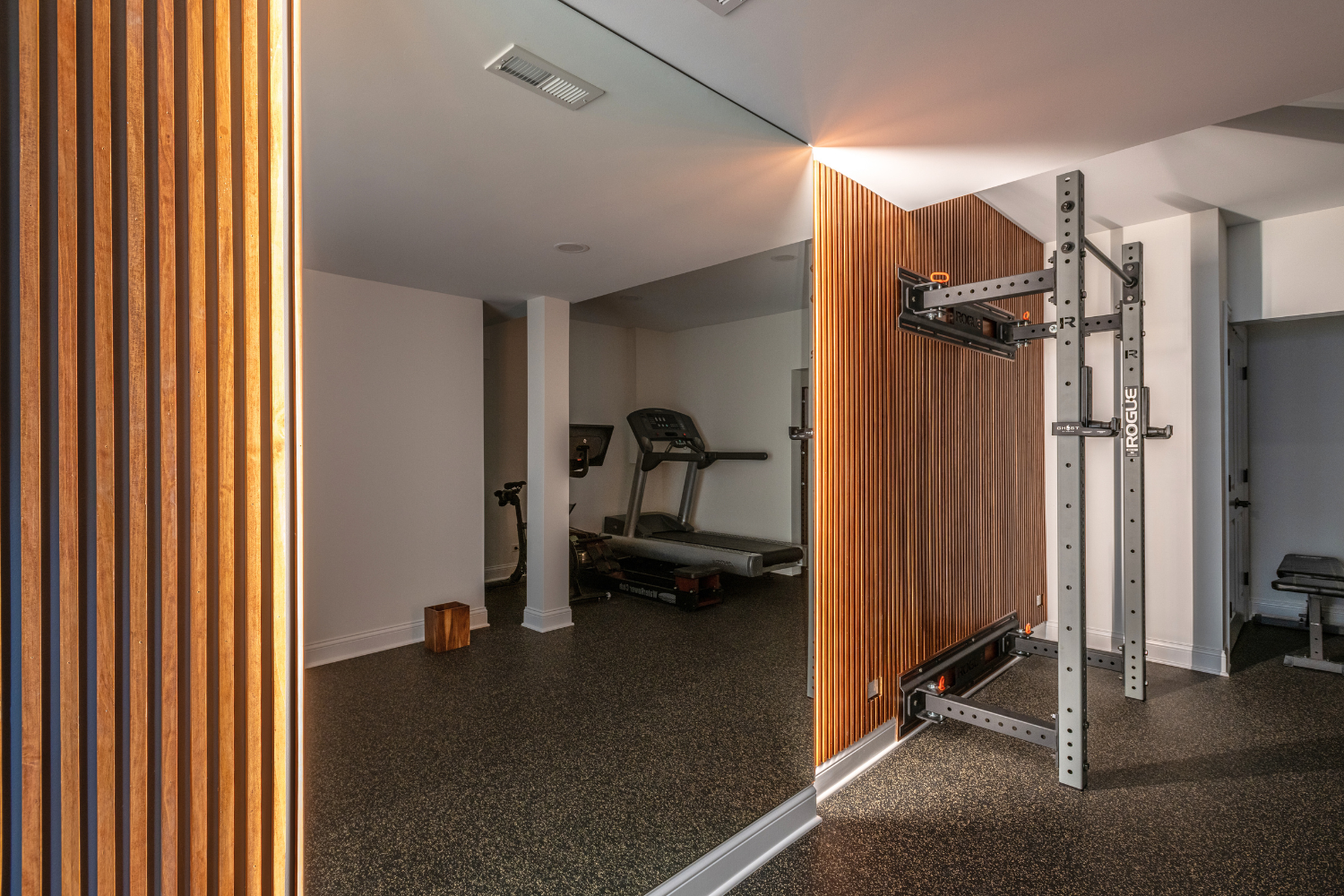 n-beverly-basement-renovation-gym-zone (6)