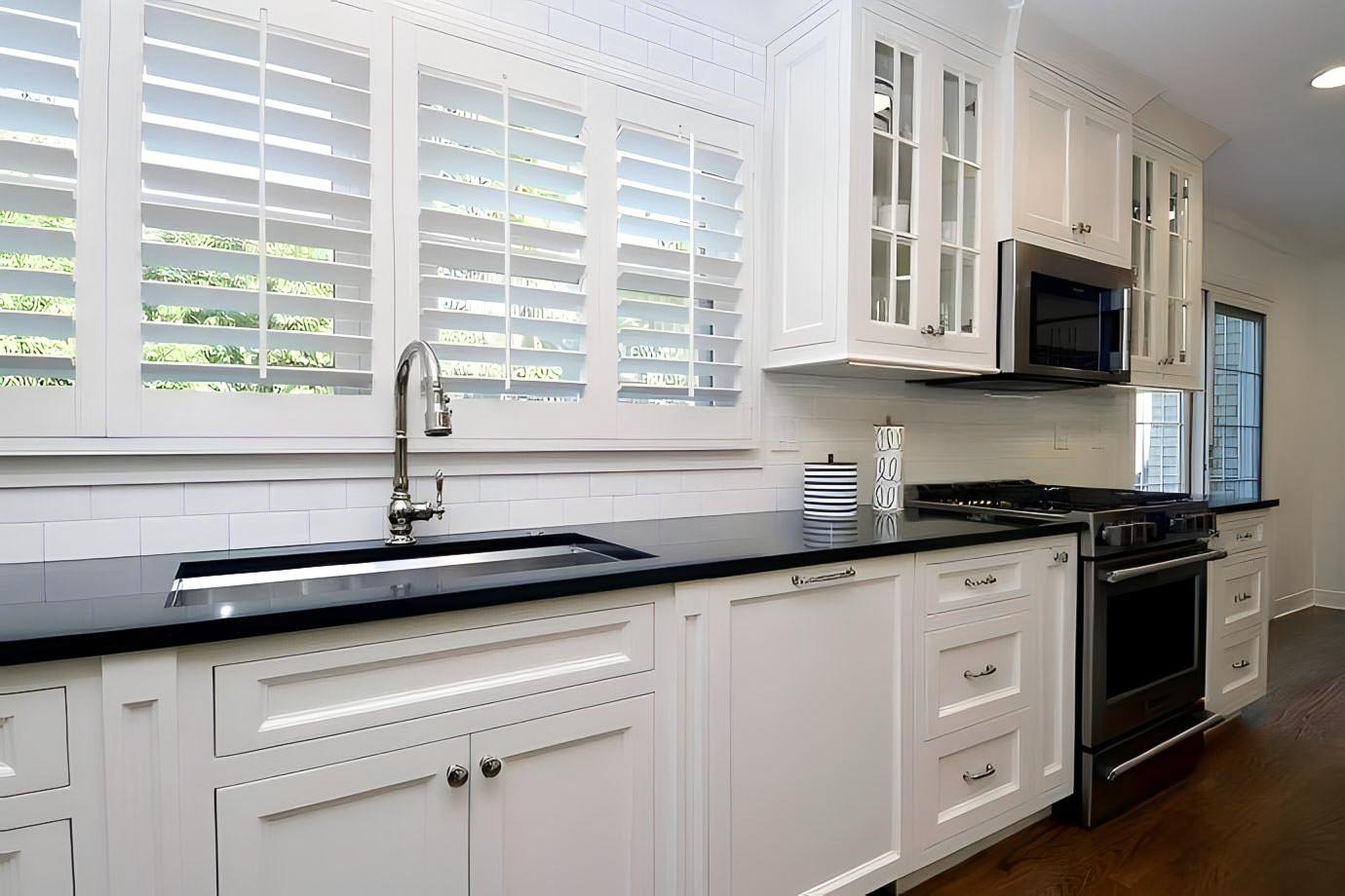 whitetransitionalkitchen7