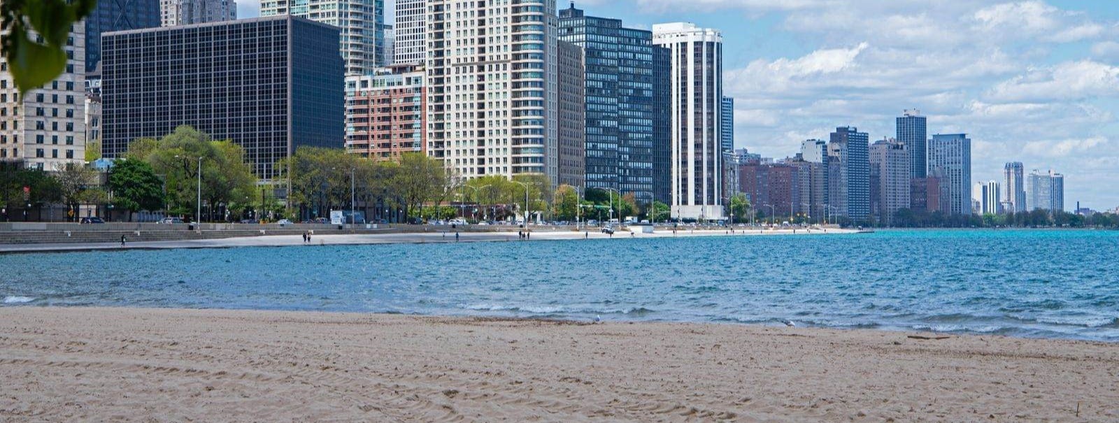 ohio street beach with chicago in the background-1