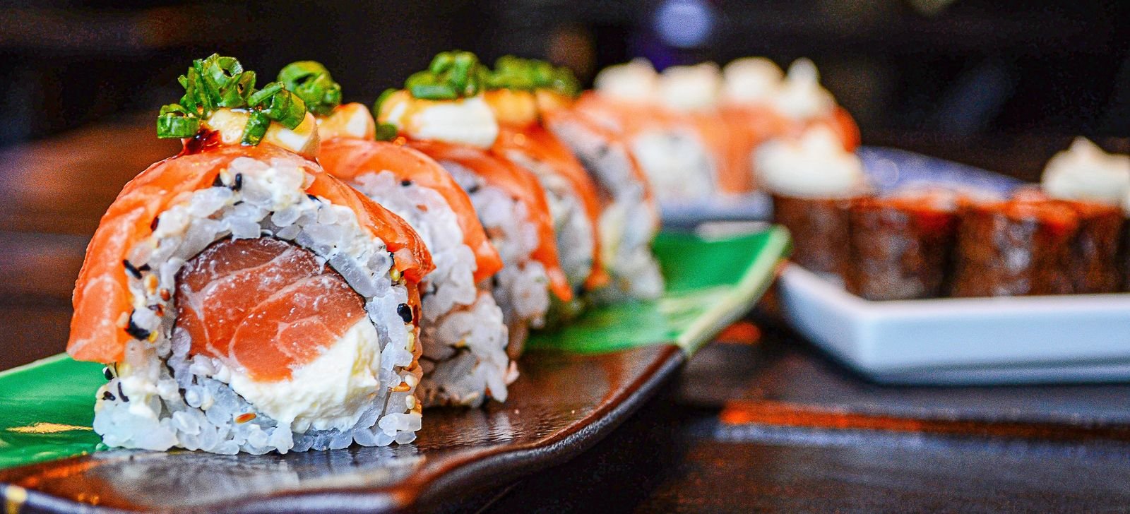 sushi on white ceramic plate in arlington heights naomi sushi (2)