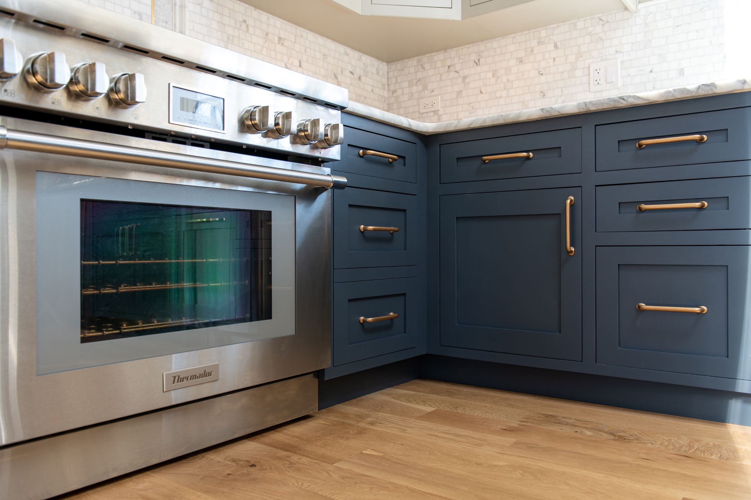 Navy-Kitchen-Cabinets