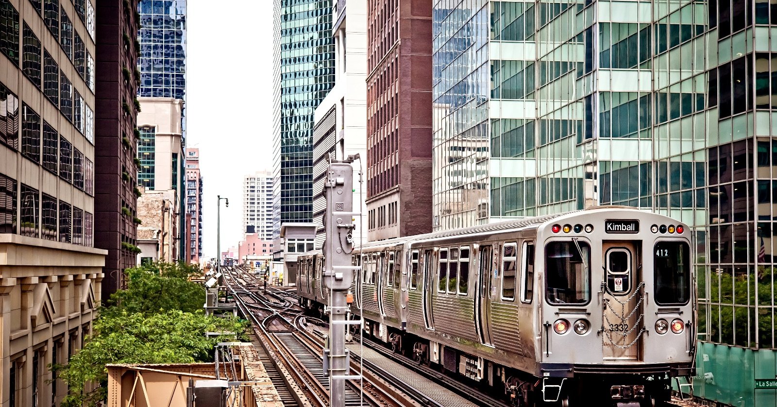 A Guide to Commuting to Chicago from the Arlington Heights & Barrington Areas