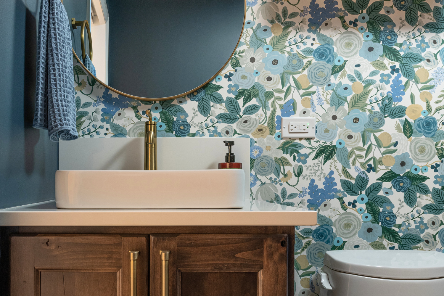 n-beverly-basement-powder-bath (5)