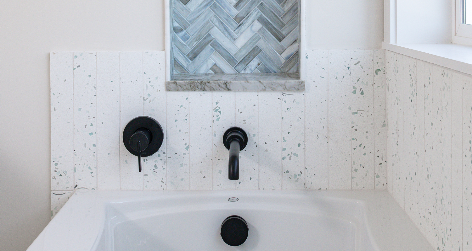 Soaking Tub vs. Walk-In Shower vs. Combo: What’s Right for Your Primary Bathroom Renovation?